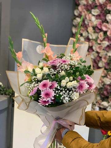 Elegant flowers in Lahore arranged by BloomBox Co, the House of Flowers.