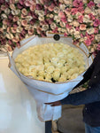 Luxury flower bouquet by BloomBox Co – premium florist in Lahore.