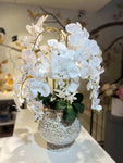 Elegant flowers in Lahore arranged by BloomBox Co, the House of Flowers.