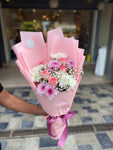 Luxury flower bouquet by BloomBox Co – premium florist in Lahore.