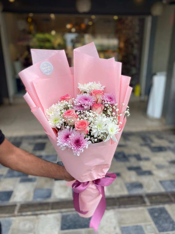 Luxury flower bouquet by BloomBox Co – premium florist in Lahore.